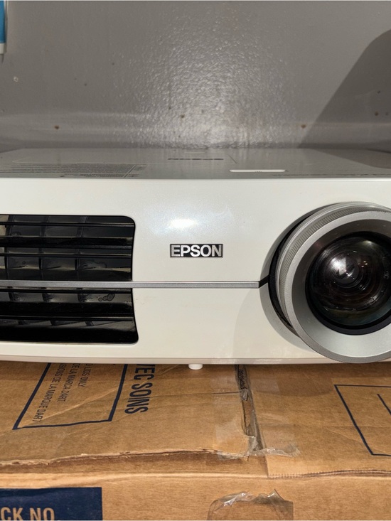 epson Other - Epson cinema 8350,White with very nice adj. lens and tons of different hookups.